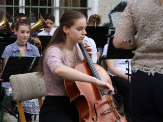 Tanévzáró koncert a téren - fotó: 