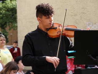 Tanévzáró koncert a téren - fotó: 