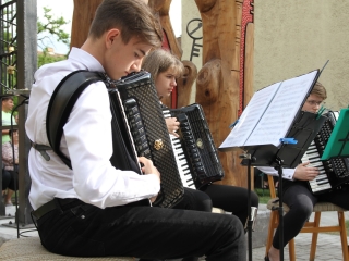 Tanévzáró koncert a téren - fotó: 