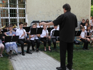 Tanévzáró koncert a téren - fotó: 