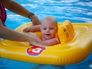 Nyitónap az élményfürdőben - fotó: 