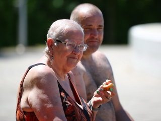 Nyitónap az élményfürdőben - fotó: 