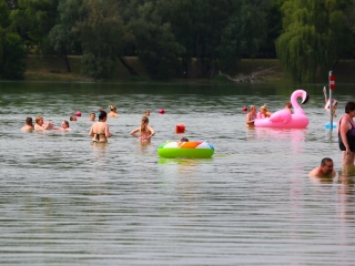 Kánikulai különkiadás a szabadstrandról - fotó: 