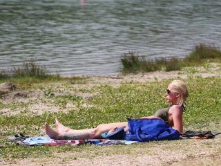 Kánikulai különkiadás a szabadstrandról - fotó: 