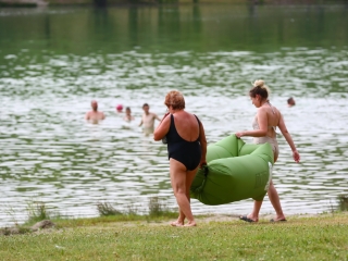 Kánikulai különkiadás a szabadstrandról - fotó: 