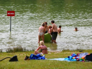 Kánikulai különkiadás a szabadstrandról - fotó: 