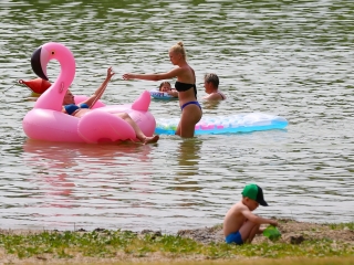 Kánikulai különkiadás a szabadstrandról - fotó: 