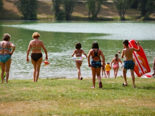 Kánikulai különkiadás a szabadstrandról - fotó: 