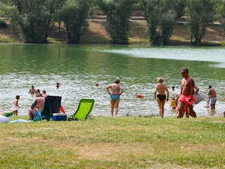 Kánikulai különkiadás a szabadstrandról - fotó: 