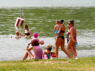 Kánikulai különkiadás a szabadstrandról - fotó: 