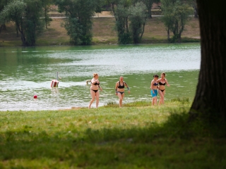 Kánikulai különkiadás a szabadstrandról - fotó: 