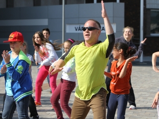 Villámparádé a Városháza téren - fotó: Sándor Judit