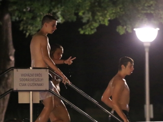 Holdfényfürdő a Strandok Éjszakáján - fotó: 