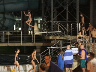 Holdfényfürdő a Strandok Éjszakáján - fotó: 