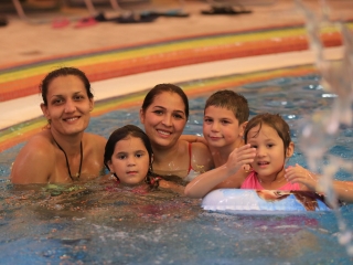 Holdfényfürdő a Strandok Éjszakáján - fotó: 