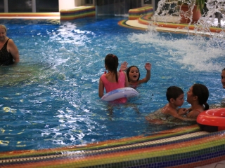 Holdfényfürdő a Strandok Éjszakáján - fotó: 