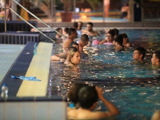 Holdfényfürdő a Strandok Éjszakáján - fotó: 