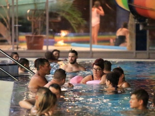 Holdfényfürdő a Strandok Éjszakáján - fotó: 