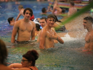 Holdfényfürdő a Strandok Éjszakáján - fotó: 