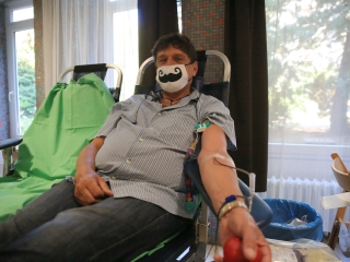 Dunaújváros 70: retró véradás - fotó: 