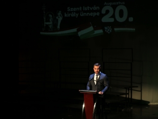 Dunaújváros 70: ünnepi könyvbemutató és díjátadás - fotó: 