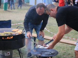 Parázs-Varázs és augusztális: esti képtár - fotó: 