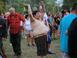 Parázs-Varázs és augusztális: esti képtár - fotó: 