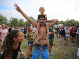 Parázs-Varázs és augusztális: esti képtár - fotó: 