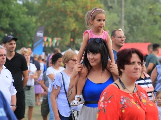 Parázs-Varázs és augusztális: esti képtár - fotó: 