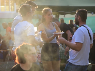 Parázs-Varázs és augusztális: esti képtár - fotó: 