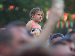 Parázs-Varázs és augusztális: esti képtár - fotó: 