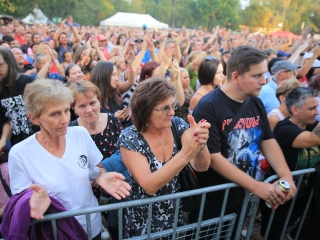 Parázs-Varázs és augusztális: esti képtár - fotó: 