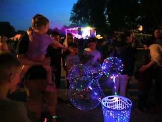 Parázs-Varázs és augusztális: esti képtár - fotó: 