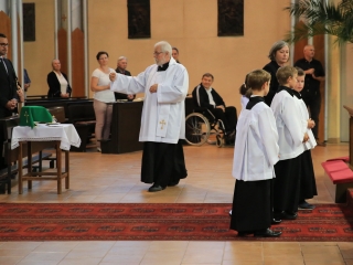 Áldás az ablakokra, áldás a Mózes-szoborra - fotó: 