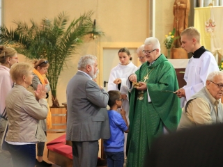 Áldás az ablakokra, áldás a Mózes-szoborra - fotó: 