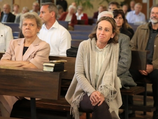 Áldás az ablakokra, áldás a Mózes-szoborra - fotó: 