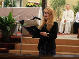 Áldás az ablakokra, áldás a Mózes-szoborra - fotó: 