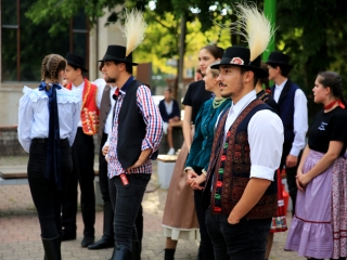 Néptánc a flaszteren – három helyszínen ropták - fotó: 