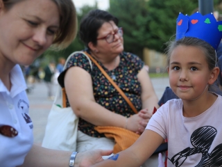 Dunaújváros 70: KönyvTér a Városháza téren - fotó: 