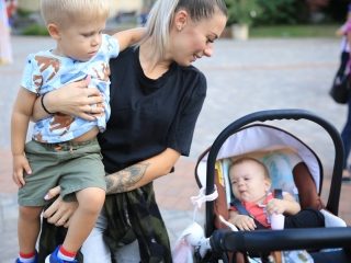 Dunaújváros 70: KönyvTér a Városháza téren - fotó: 