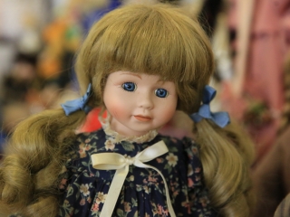 Babakiállítás a Dunaferr iskolában - fotó: 