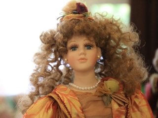 Babakiállítás a Dunaferr iskolában - fotó: 