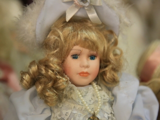 Babakiállítás a Dunaferr iskolában - fotó: 