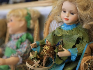 Babakiállítás a Dunaferr iskolában - fotó: 