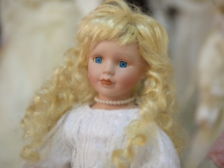 Babakiállítás a Dunaferr iskolában - fotó: 