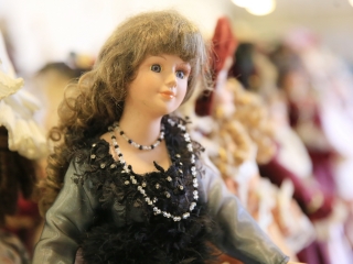 Babakiállítás a Dunaferr iskolában - fotó: 