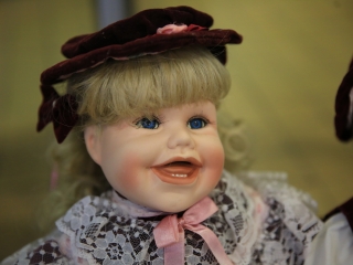 Babakiállítás a Dunaferr iskolában - fotó: 