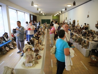 Babakiállítás a Dunaferr iskolában - fotó: 