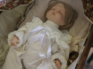 Babakiállítás a Dunaferr iskolában - fotó: 