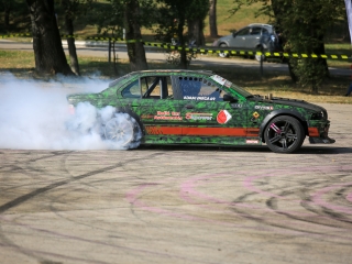 Bimmer Parádé az állatmentőknek - fotó: 